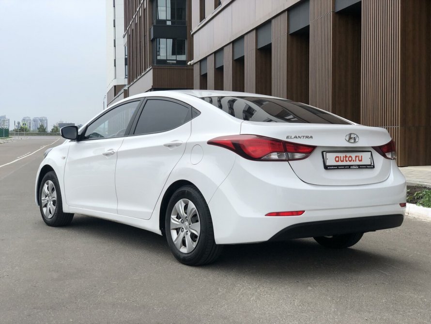 Hyundai Elantra 2014 белая