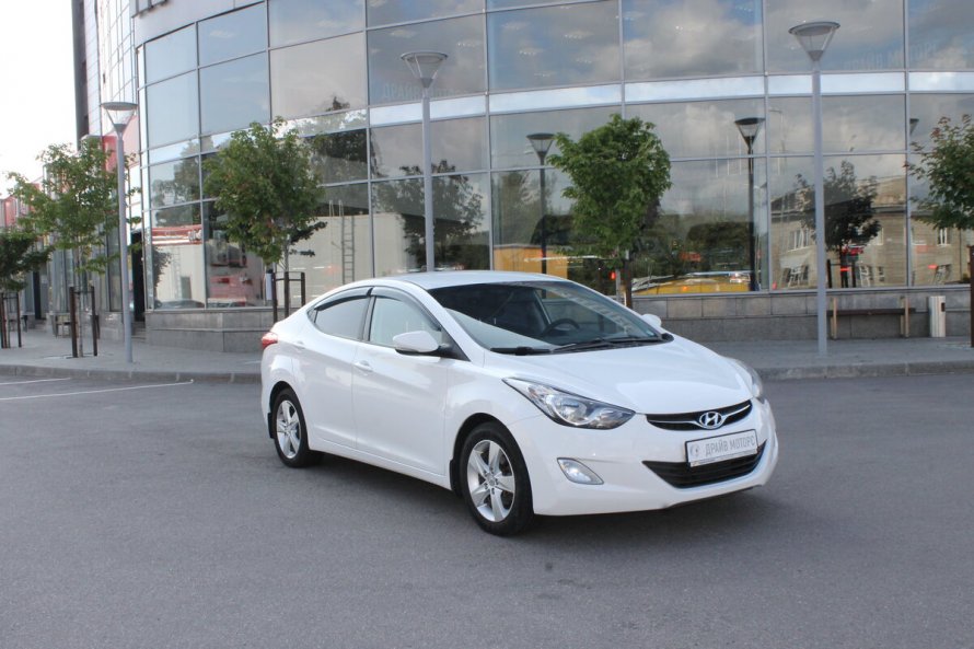 Hyundai Elantra 6