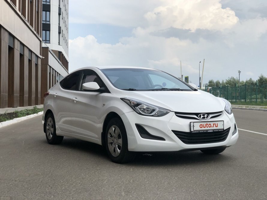 Hyundai Elantra 2014 белая