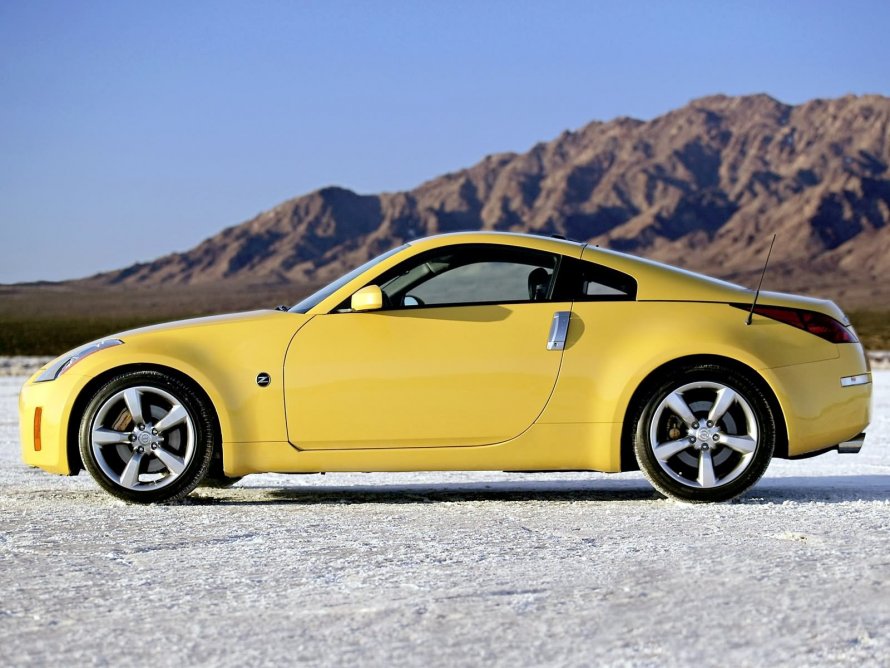 Nissan 350z желтая
