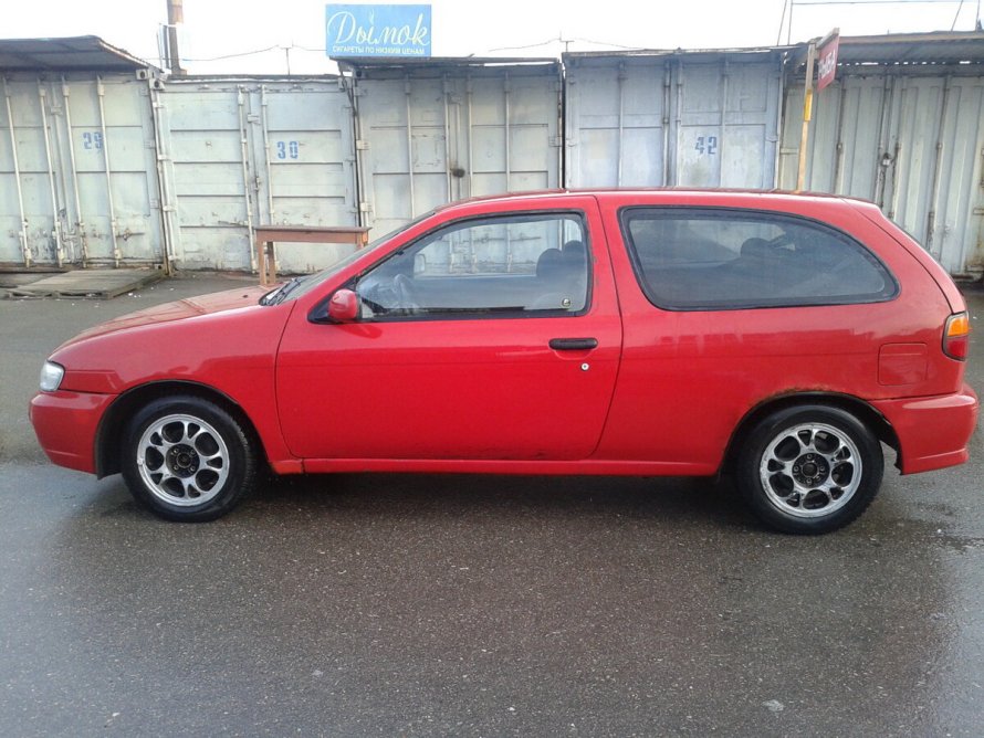Nissan Almera 1990