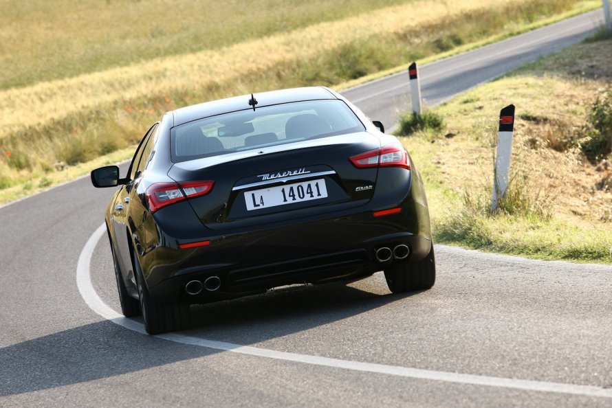 Maserati Ghibli 2020 сзади