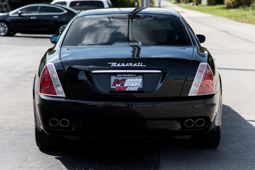 Maserati Quattroporte зад