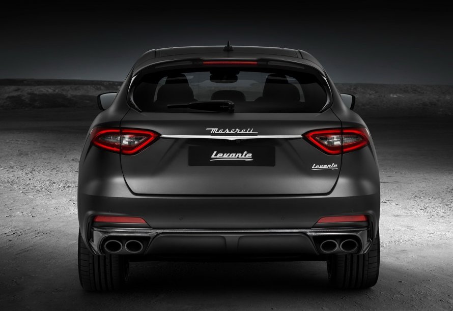 Maserati Levante сзади