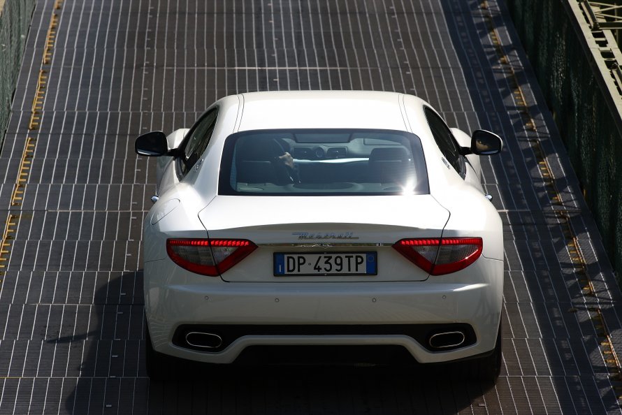 Maserati GRANTURISMO 2009 сзади