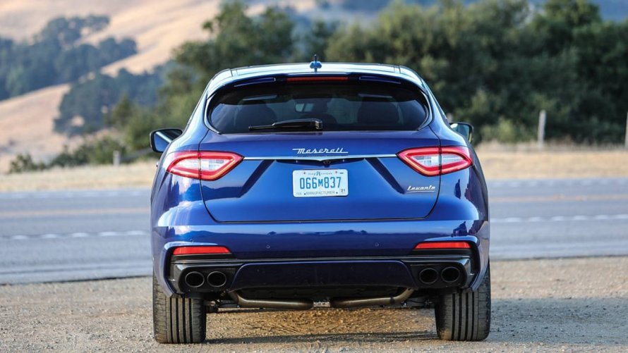 Maserati Levante сзади