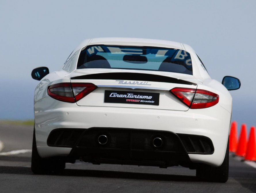 Maserati gt MC Stradale зад