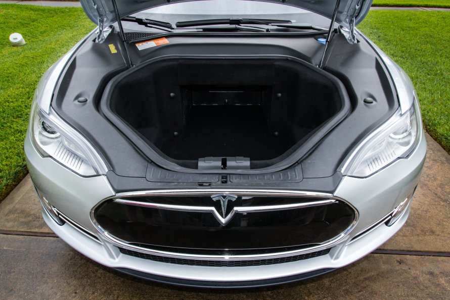 Tesla model s капот