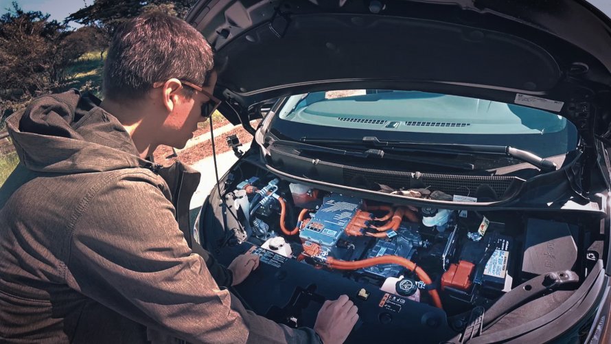 Tesla model 3 капот