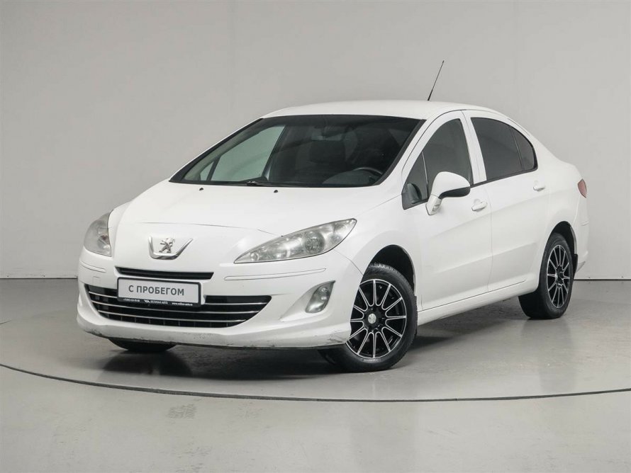 Машина Peugeot 408 белая