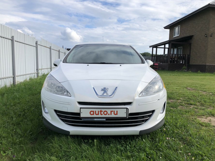 Peugeot 408 белый