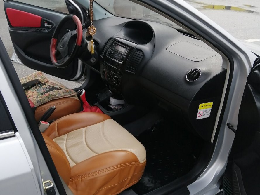 Geely MK Cross 1.5 салон