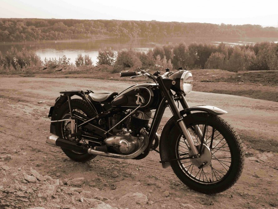Седло мотоцикла м-103