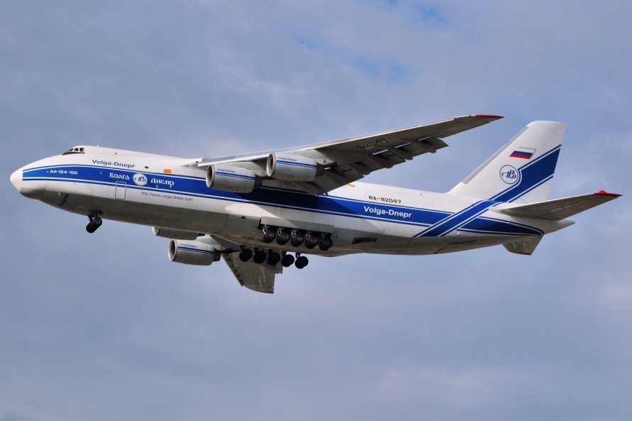 Самолет Руслан АН 124