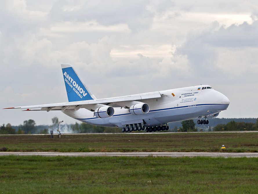 Самолет Руслан АН 124