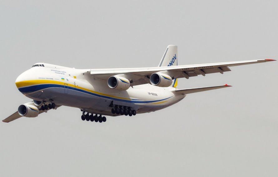 Грузовой самолёт АН-124 Руслан