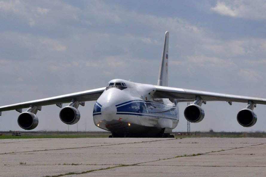 Самолёт АН-124-100