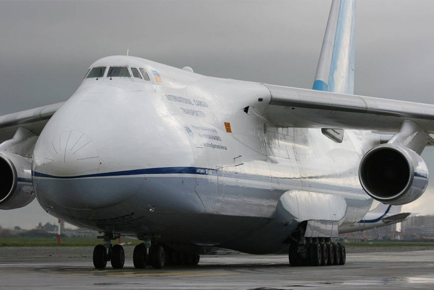 Самолет Руслан АН 124