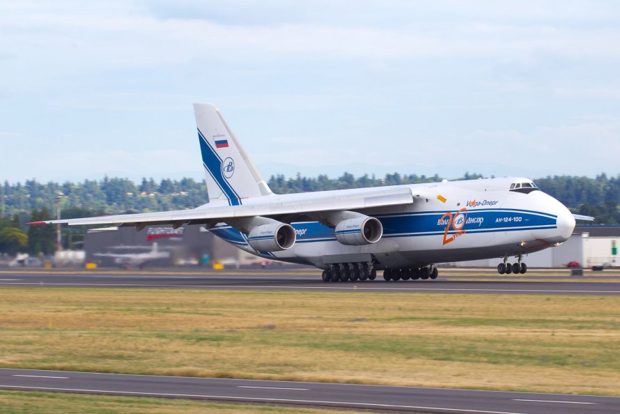 АН 124 Новосибирске аварийная