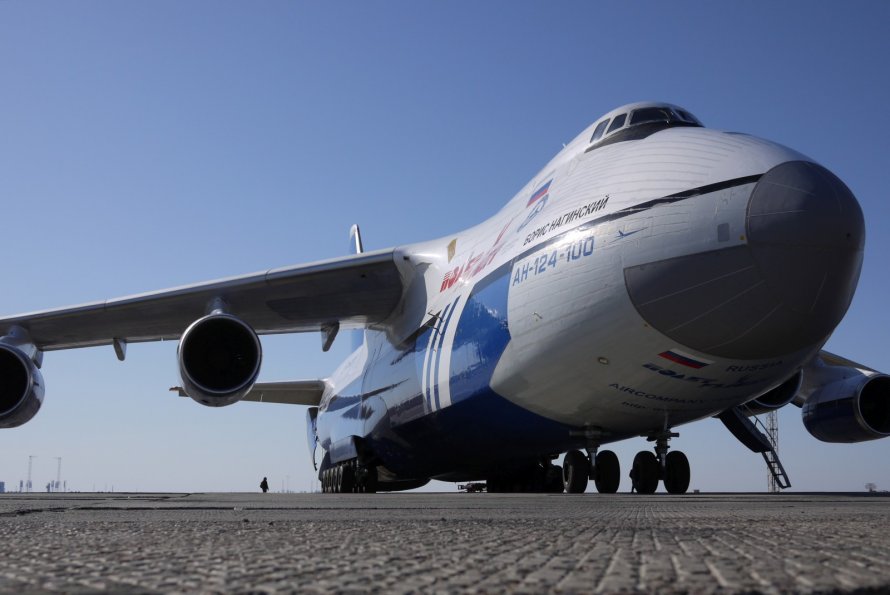 Самолет Руслан АН 124