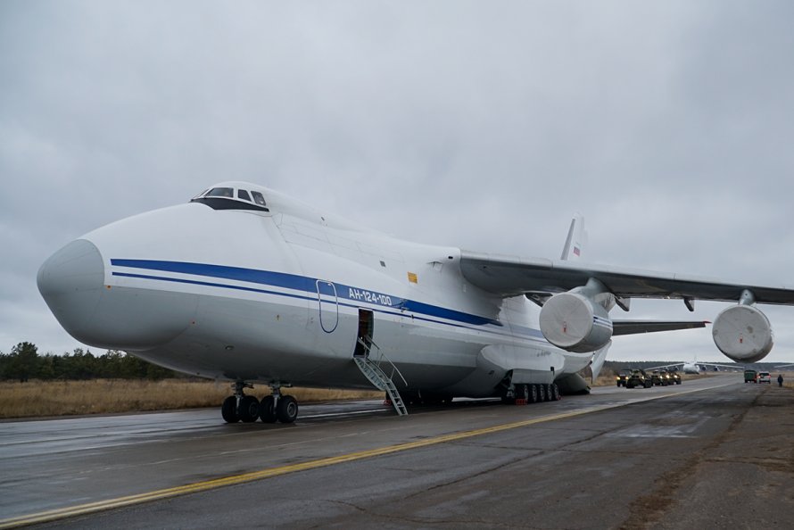 Аварийная посадка АН 124 В Новосибирске