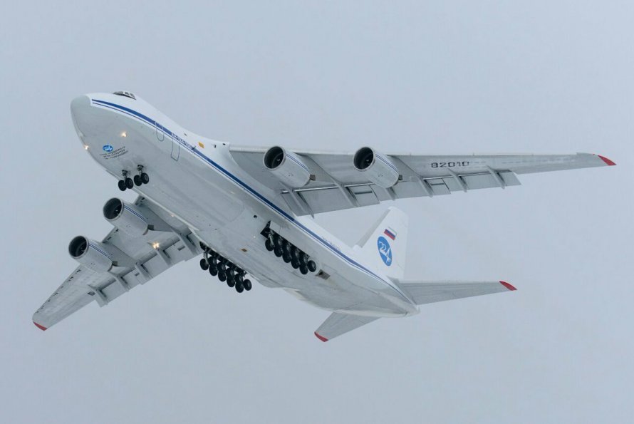 Грузовой самолёт АН-124