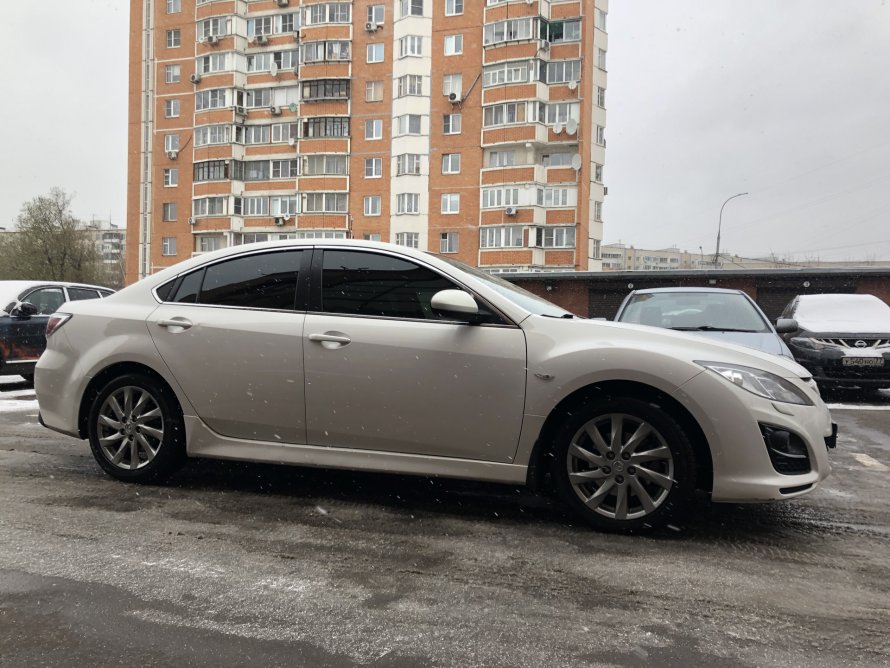 Mazda 6 белая