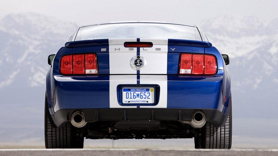 Ford Shelby gt500 сзади
