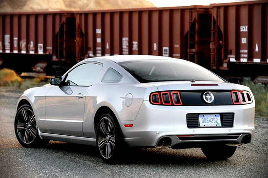 Ford Mustang 6