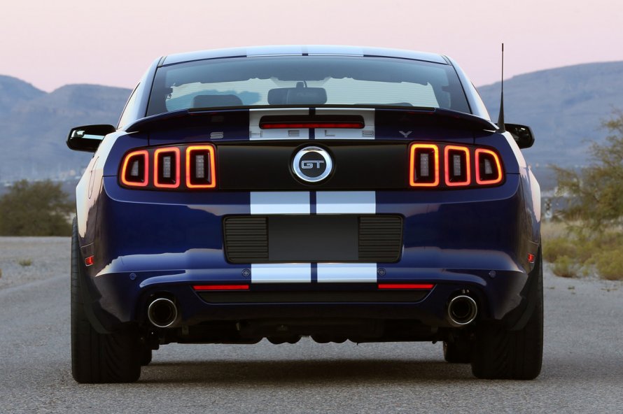 Ford Mustang Shelby gt500 зад