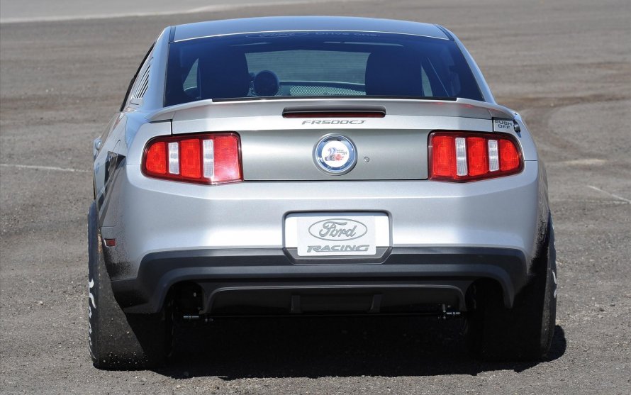 Ford Mustang сзади