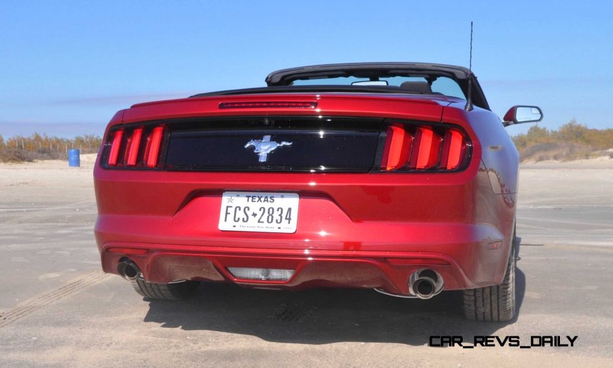 Ford Mustang 2005 сзади