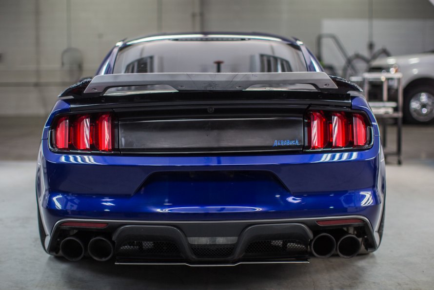 Ford Mustang Shelby gt500 2020 сзади