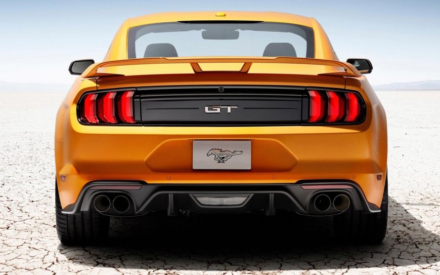 Ford Mustang 2020 сзади