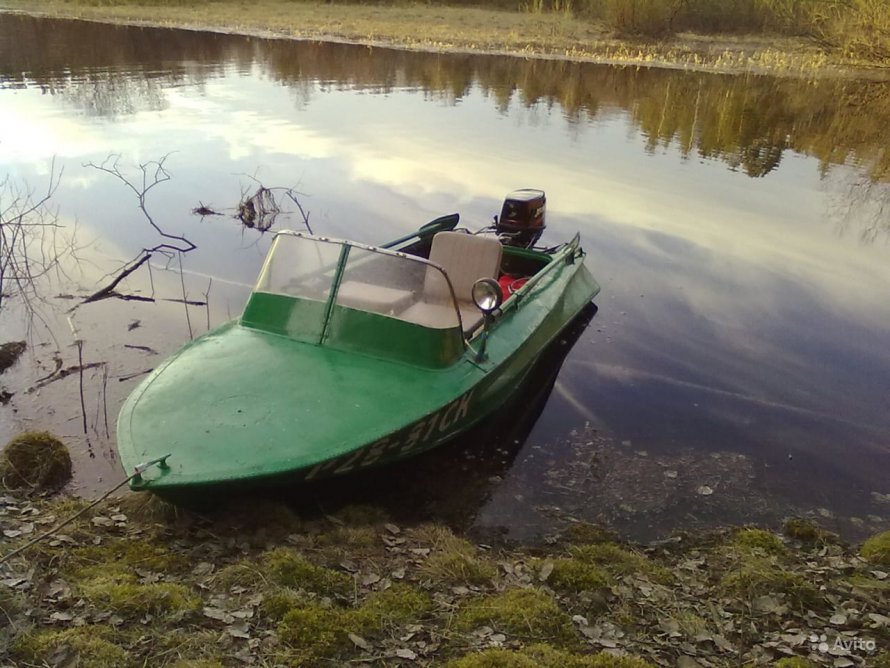 Килевая пластиковая лодка