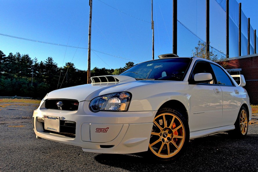 Subaru Impreza WRX белая