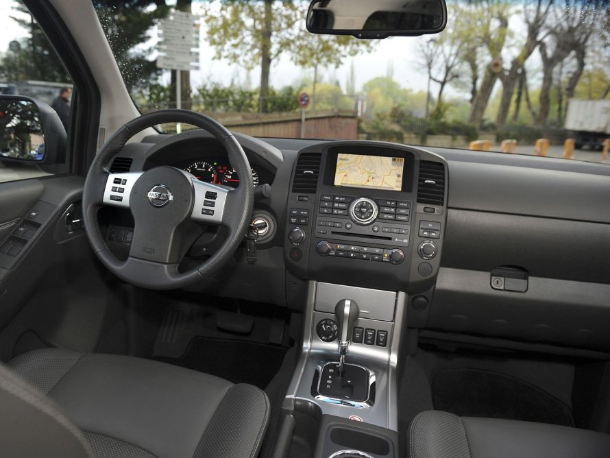 Nissan Navara 2014 салон