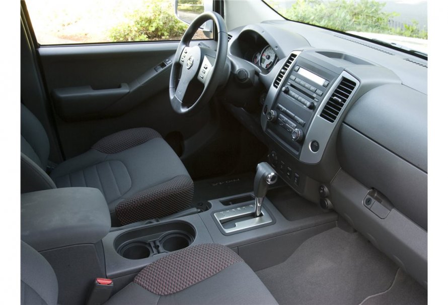 Nissan Navara 2008 салон
