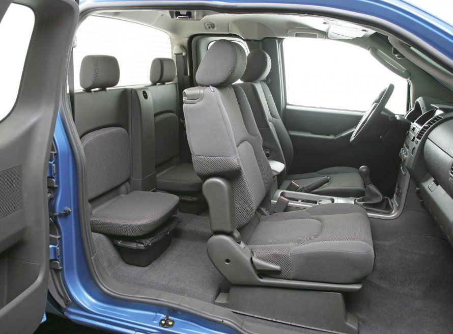 Nissan King Cab 2010