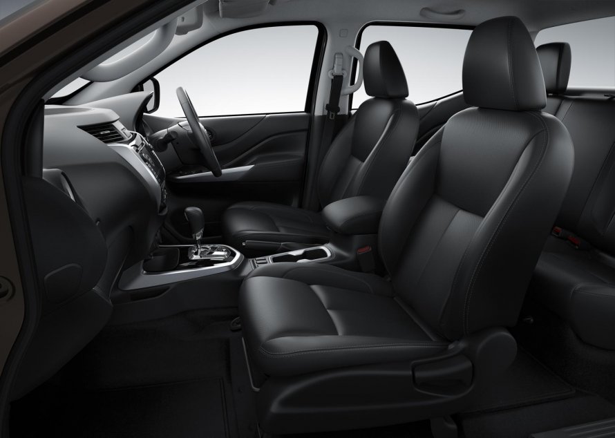 Nissan Navara салон