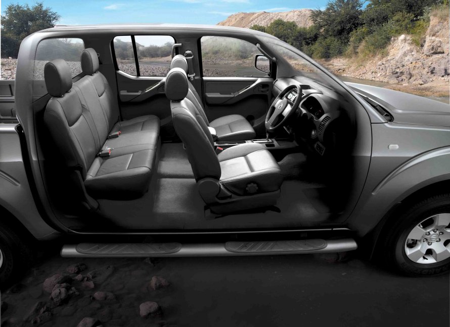 Nissan Navara салон