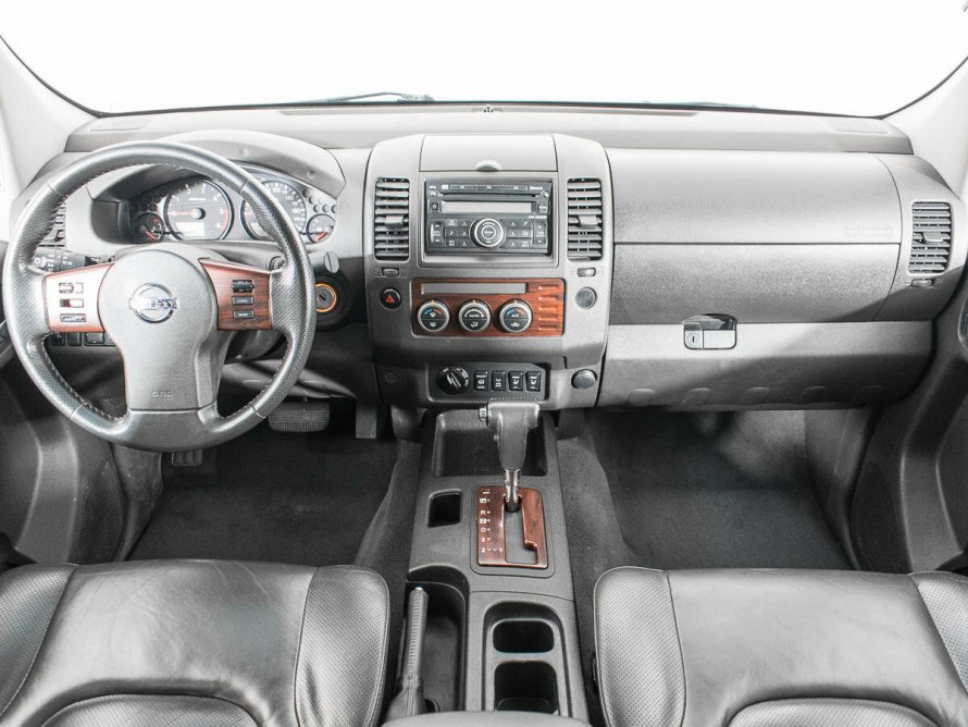 Nissan Navara 2002 салон