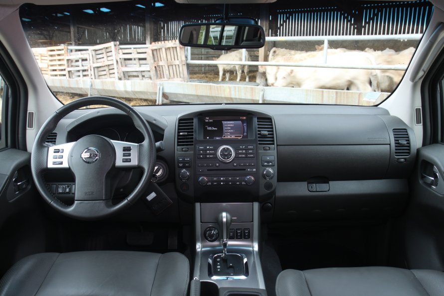 Nissan Navara 2007 салон