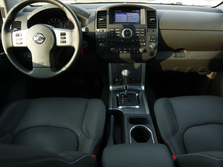 Nissan Pathfinder III 2007 салон
