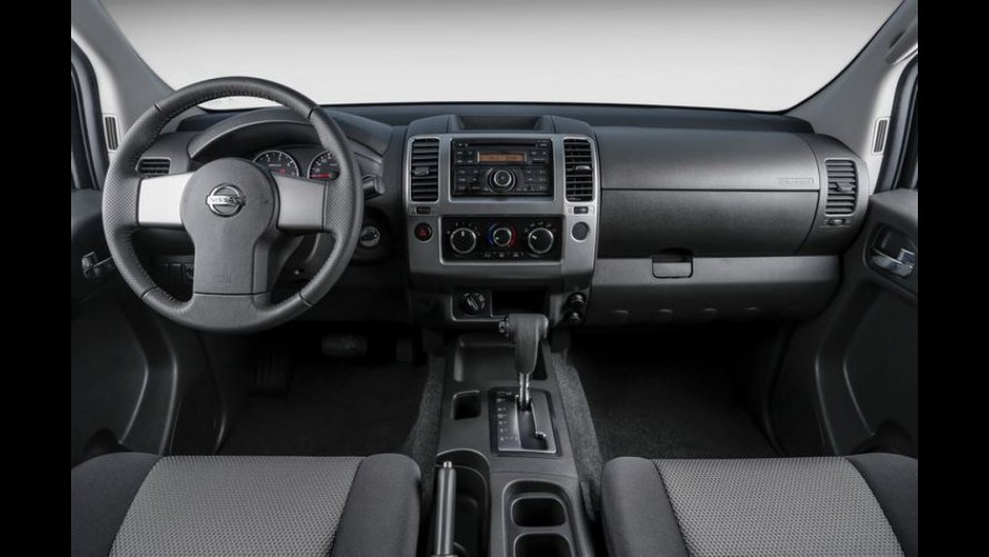 Nissan Frontier салон