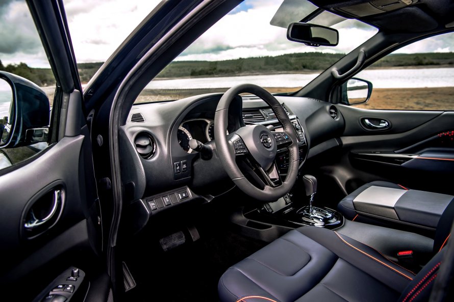 Nissan Navara 2020 салон