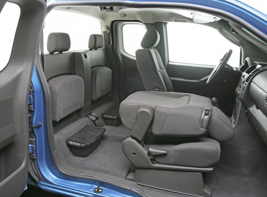 Nissan Navara салон