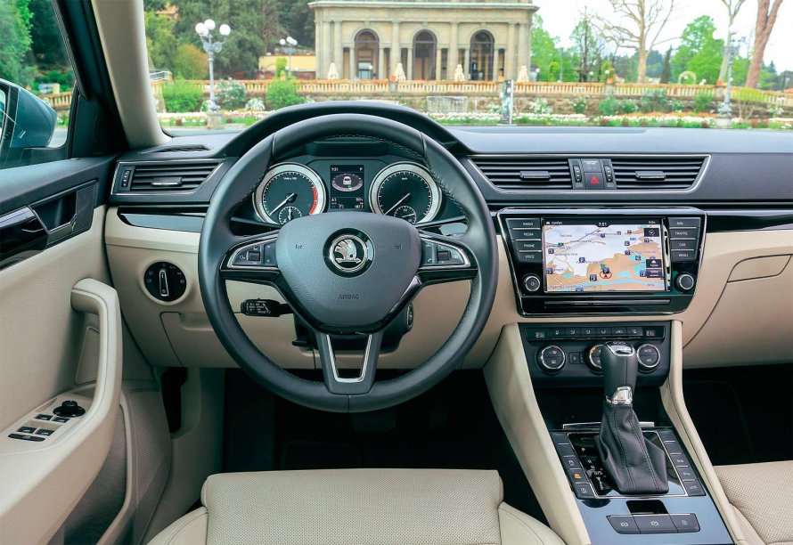 Škoda Superb 2021 салон