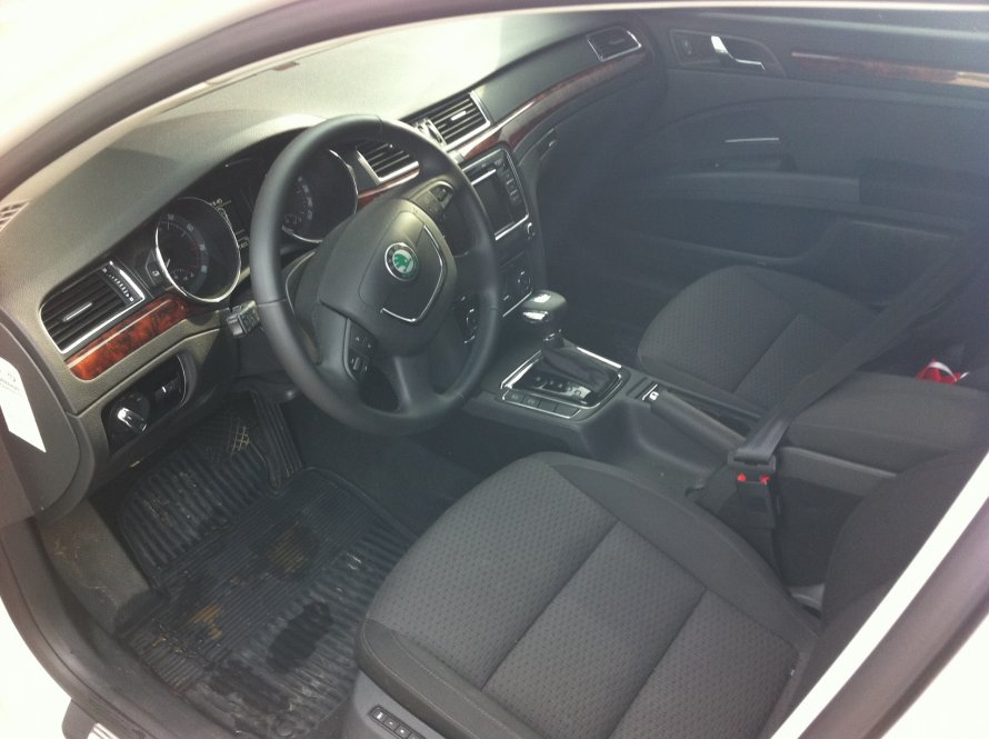 Skoda Superb 2 салон сзади