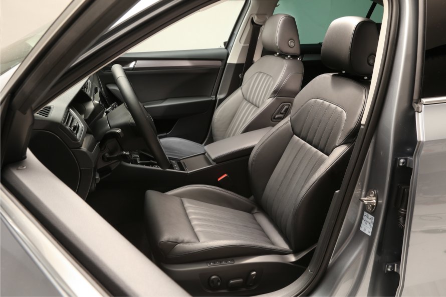 Škoda Superb 2012 салон